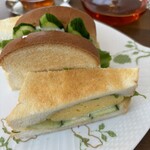 名曲カフェ エグモント - 挟んである玉子焼きがウマウマ