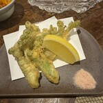 環翠 - タラの芽天ぷら。日本酒5リットル飲める旨さ！