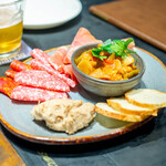 デリリウムカフェ レゼルブ 赤坂サカス - 前菜の加工肉盛り合わせ