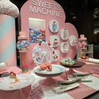 ロビーラウンジ 「マーブルラウンジ」 ヒルトン東京 - メインのビュッフェ台
