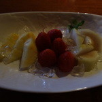 バーダニーディン - ラフランスと苺の盛り合わせ