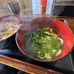 吉田屋 - わかめうどん〇いい！！