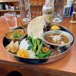 BLOCK HOUSE 水曜カレー - 【SPECIAL CURRY PLATE】(¥2600)+【EGG PICKLES】(¥200)