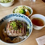 三股山荘 - 牧場のビーフライス（1,250円）