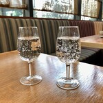 Nyu Kaigarasou - 炭酸水が無料でついてきます。お代わりも可能。