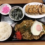 Utsunomiya Gyouza Kan Kenta Gyouza - 焼きそば定食