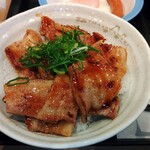 松屋 - “炙り”十勝豚丼　830円