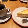 トレタッテ - 本日のケーキセット、チーズケーキとブレンド