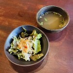 メンさんのタイ料理店 Buriram - サービスのサラダとスープ