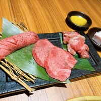 中目黒焼肉 登牛門 - 