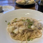 ESPRESSO D WORKS - 新じゃがとアサリの明太クリームパスタ。こちらも美味