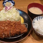 Tonkatsu Aoki - ロースとんかつ定食