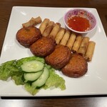 アンコールワット - ミニ揚げ春巻きとさつま揚げ