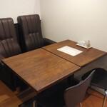 ひとやすみ - 店内（ボックス席）