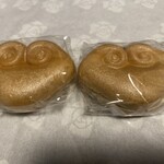 小ざさ - 最中（白あん、小豆あん）　※小津製紙（7487:小津産業）のティッシュの上に置いてます。この和紙…お気に入りです。