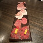 Restaurant La FinS - ハム　五種類　牛肉のソーセージ　諫美豚(かんびとん)ロースハム　マンガリッツァ豚スモークハム