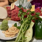 個室焼肉 鉢屋 - 