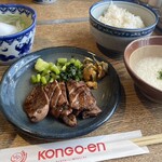 Shodai Gyuu Tan Akabee - 麦とろ定食　1,400円（税抜）