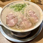 三代目 博多 だるま - ラーメン 820円