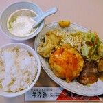 Tenshin Ken - 令和6年3月 ランチタイム(11:30〜14:30)
                        軽ぃ定食 税込700円
                        えび玉と他二品の盛り合わせ、スープ、小ライス