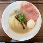 むかん 初台 - 煮干しと貝（カマス煮干し・浅利.帆立.牡蠣）