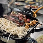 焼肉ホルモン 坂上 梅田本店 - 