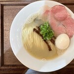 むかん 初台 - 煮干しと貝（カマス煮干し・浅利.帆立.牡蠣）