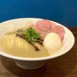 むかん 初台 - 煮干しと貝（カマス煮干し・浅利.帆立.牡蠣）