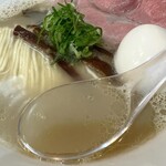 むかん 初台 - 煮干しと貝（カマス煮干し・浅利.帆立.牡蠣）