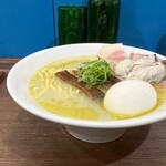 むかん 初台 - 牡蠣塩（広島県産安芸津町の生牡蠣2個付き）