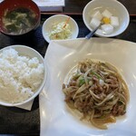 Watou - 牛肉と玉ねぎ炒め定食