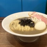 むかん 初台 - 煮干しラーメン⚫︎背黒いわしと鯵の煮干し・味玉TP