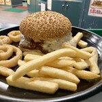 ラッキーピエロ - 函館スノーバーガー