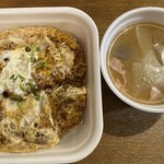 かつや - カツ丼（松）993円と豚汁216円