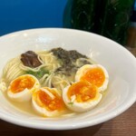 むかん 初台 - 名古屋コーチン鶏白湯・味玉ダブル