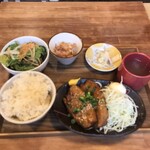 肉の八十二食堂 - 