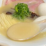 むかん 初台 - 名古屋コーチン鶏白湯・味玉ダブル