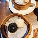上海茶房 Lu-Lu-Cha - 蒸し物、
イカ墨小籠包、鶏シューマイなど