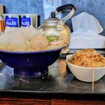 二代目高橋商店 - わんたん麺大に白キクラゲと味玉トッピング、味めし