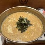 Hakata Motsunabe Maedaya - ちぢり麺おすすめみたいですが、雑炊が最高でした