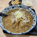 函館麺屋 四代目 - 背脂醤油ラーメン餃子と小ライスセット1070円。