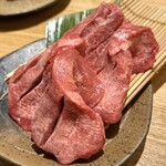 Yakiniku Jin - 極タン4枚