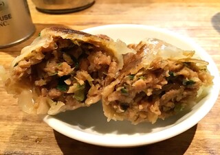 蒼龍唐玉堂 - 大餃子 断面