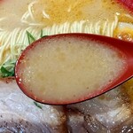 えび豚骨拉麺 春樹 - エビ風味の甘め味噌スープ！