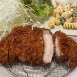 Youshokutei Katsutaka - ロースカツは味も食べ応えも値段も◎