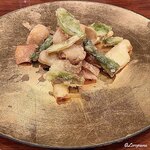 千陽 - 真魚鰹の衣揚げと筍､蕗の薹､楤ノ芽の素揚げ