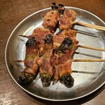 Koshitsu Izakaya Hakata Yakitori Makinosuke - ししとう巻き275円・えのき巻き275円・れんこん巻き275円