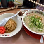 天下一品 - 薬味と共に着丼！