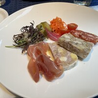 BISTRO DOUBLE -  BISTRO DOUBLE -