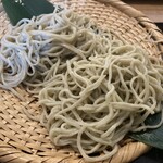 蕎麦や 口福 - 細切りで綺麗な盛り付けは名店ならでは